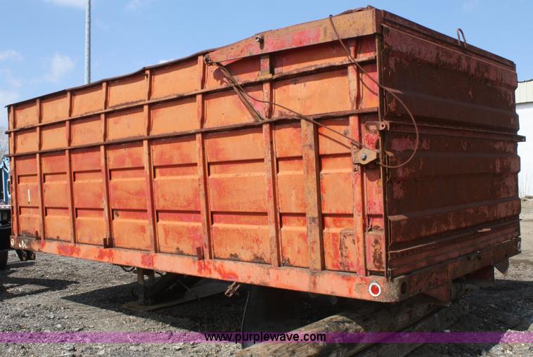 image for item A6803 Truck bed with hoist and pump