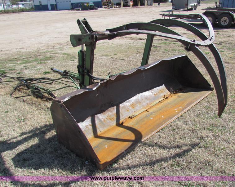 image for item B1070 John Deere 7' bucket