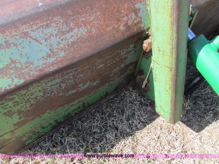 image for item B1070 John Deere 7' bucket