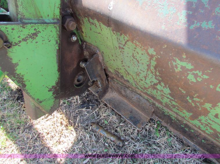 image for item B1070 John Deere 7' bucket