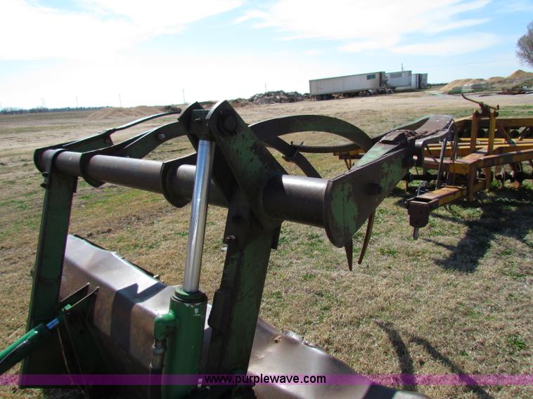 image for item B1070 John Deere 7' bucket