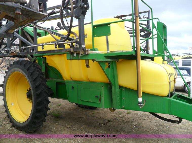 image for item B1091 2005 Top Air TA1200 sprayer