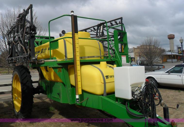 image for item B1091 2005 Top Air TA1200 sprayer