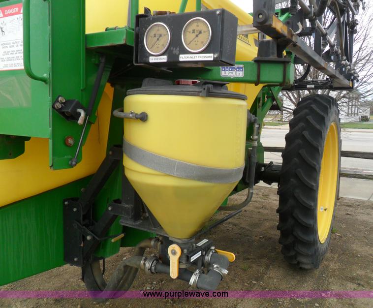 image for item B1091 2005 Top Air TA1200 sprayer