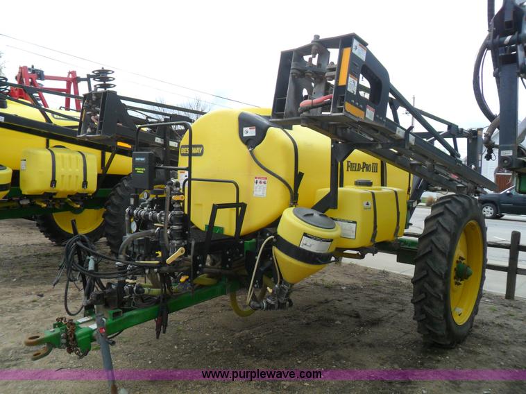image for item B1092 2005 Bestway Field-Pro III sprayer