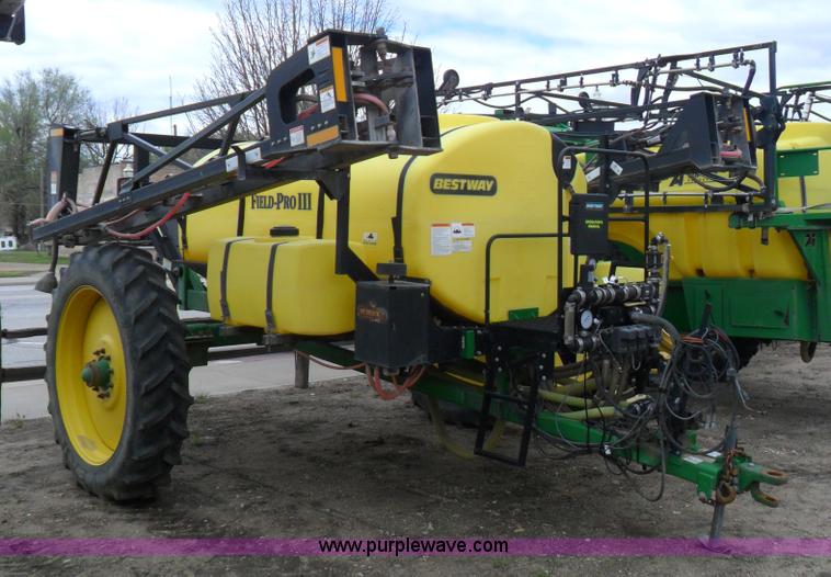 image for item B1092 2005 Bestway Field-Pro III sprayer