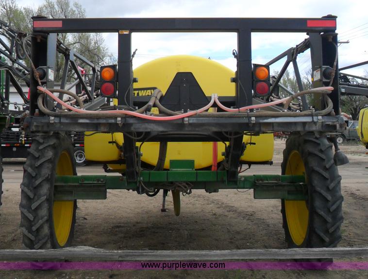 image for item B1092 2005 Bestway Field-Pro III sprayer