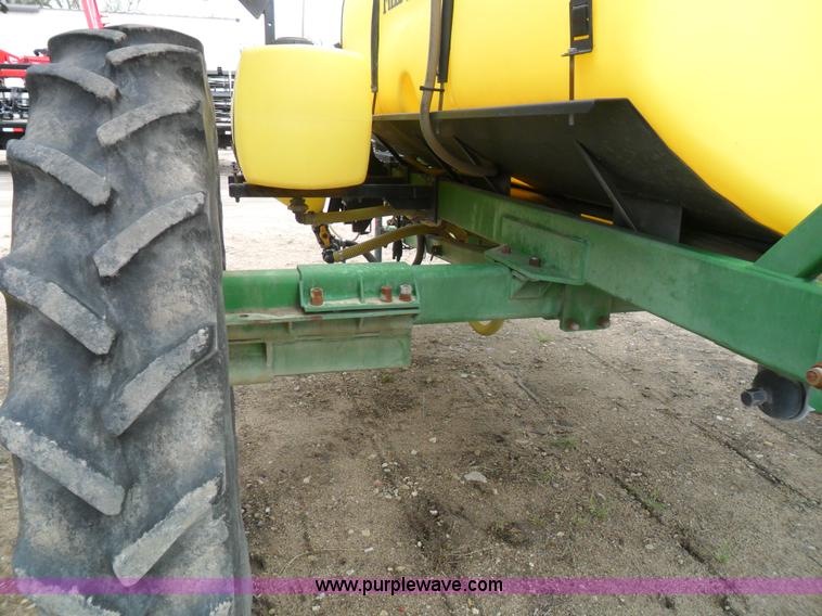 image for item B1092 2005 Bestway Field-Pro III sprayer