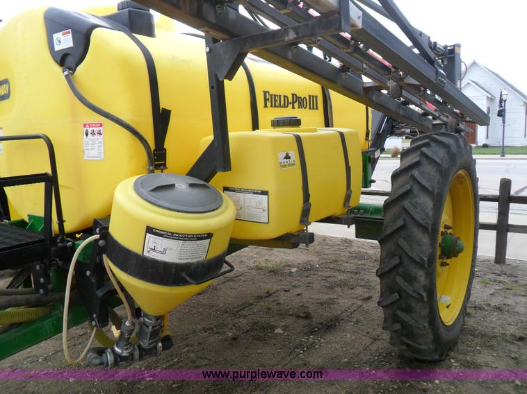 image for item B1092 2005 Bestway Field-Pro III sprayer