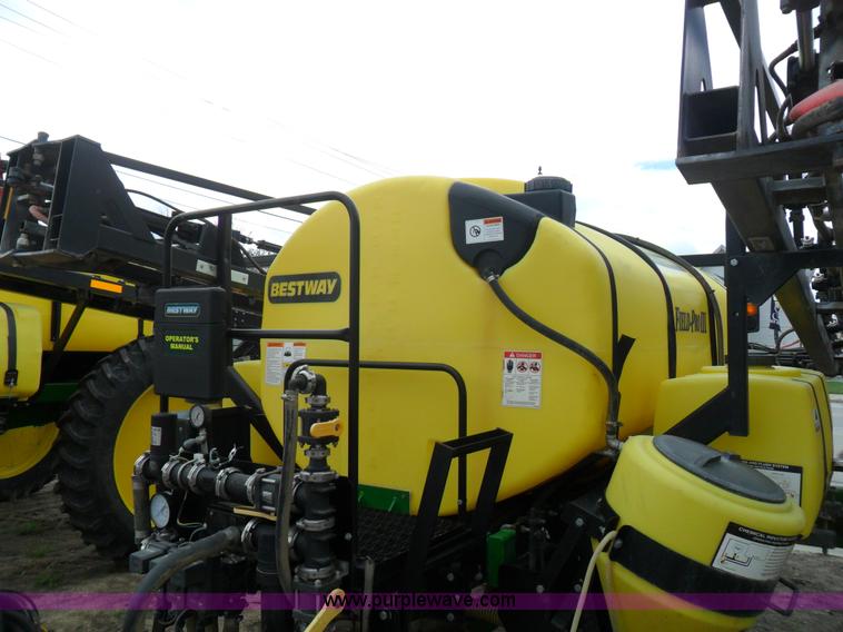 image for item B1092 2005 Bestway Field-Pro III sprayer
