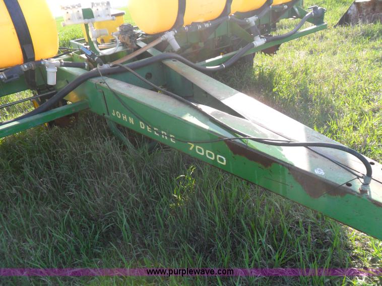 image for item B1093 John Deere 7000 8R30 planter