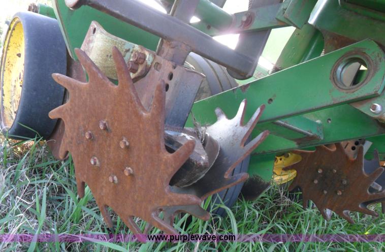 image for item B1093 John Deere 7000 8R30 planter