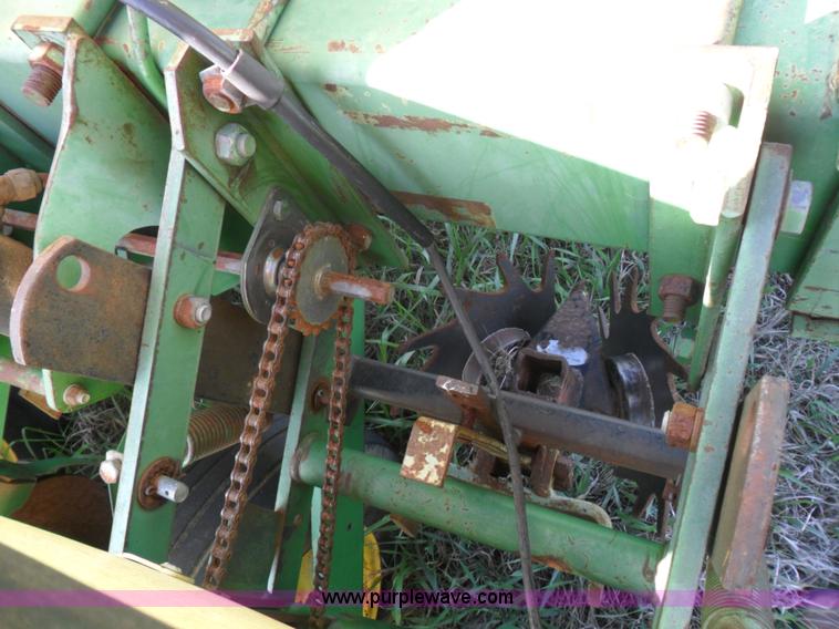 image for item B1093 John Deere 7000 8R30 planter
