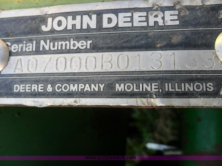 image for item B1093 John Deere 7000 8R30 planter
