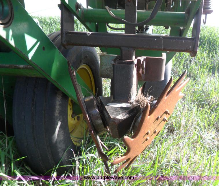 image for item B1093 John Deere 7000 8R30 planter