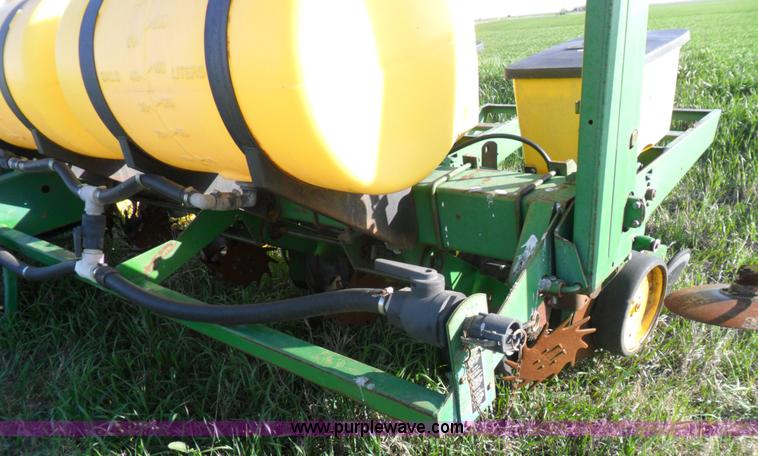image for item B1093 John Deere 7000 8R30 planter