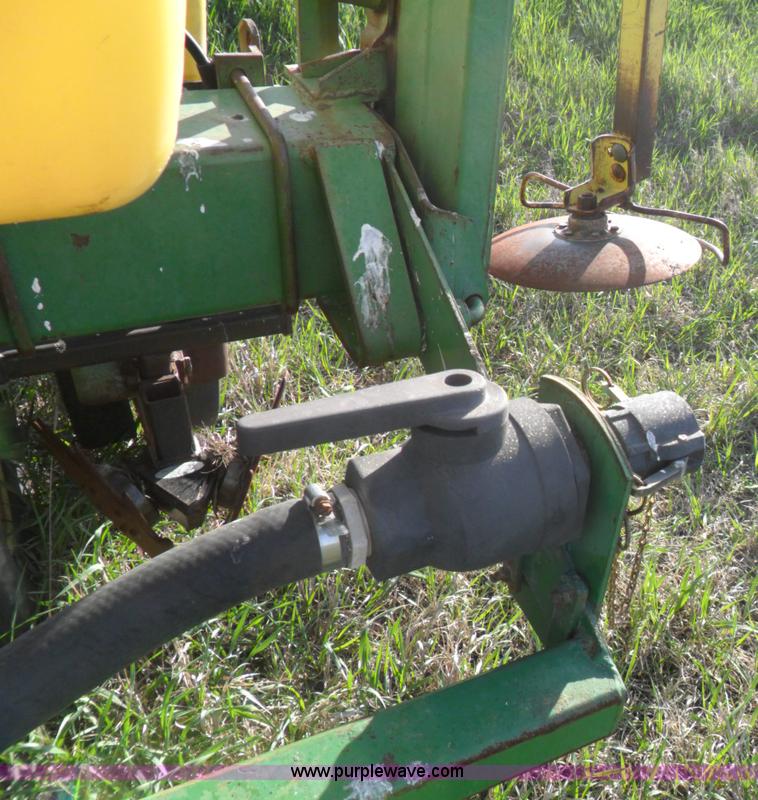 image for item B1093 John Deere 7000 8R30 planter