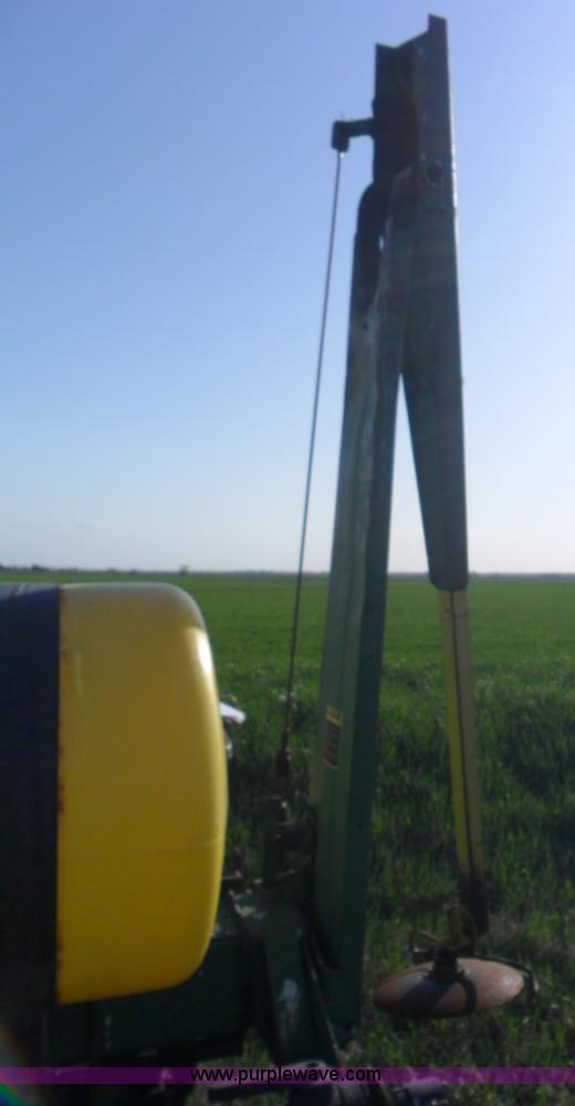 image for item B1093 John Deere 7000 8R30 planter