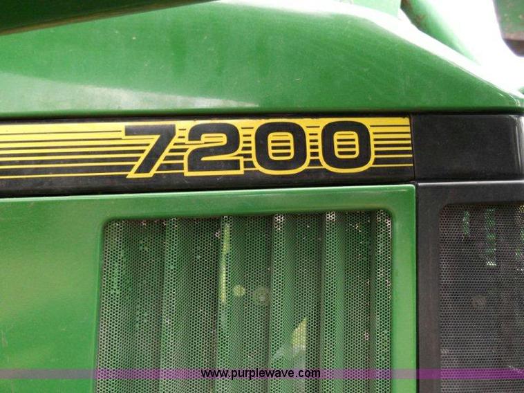 image for item B1103 1995 John Deere 7200 MFWD tractor with loader