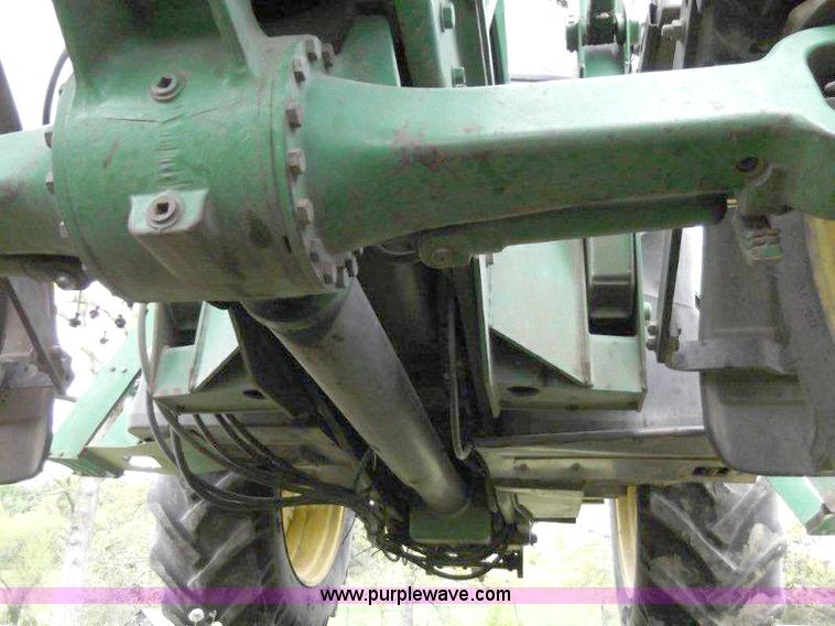 image for item B1103 1995 John Deere 7200 MFWD tractor with loader