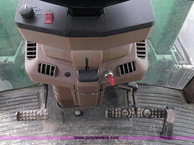 image for item B1103 1995 John Deere 7200 MFWD tractor with loader