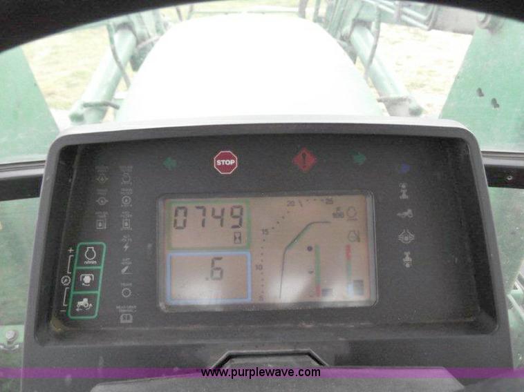 image for item B1103 1995 John Deere 7200 MFWD tractor with loader