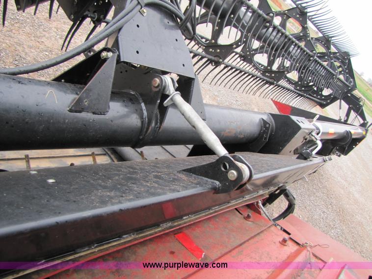 image for item B2258 2006 Case IH 2062 36' flex draper head