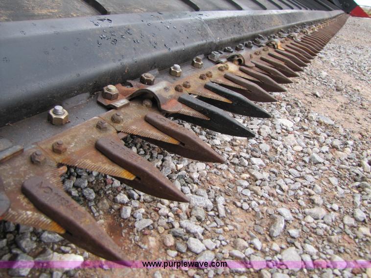 image for item B2258 2006 Case IH 2062 36' flex draper head