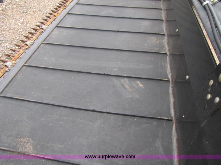 image for item B2258 2006 Case IH 2062 36' flex draper head