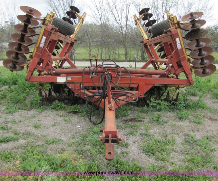 image for item B2266 New Holland TD200 24' disk