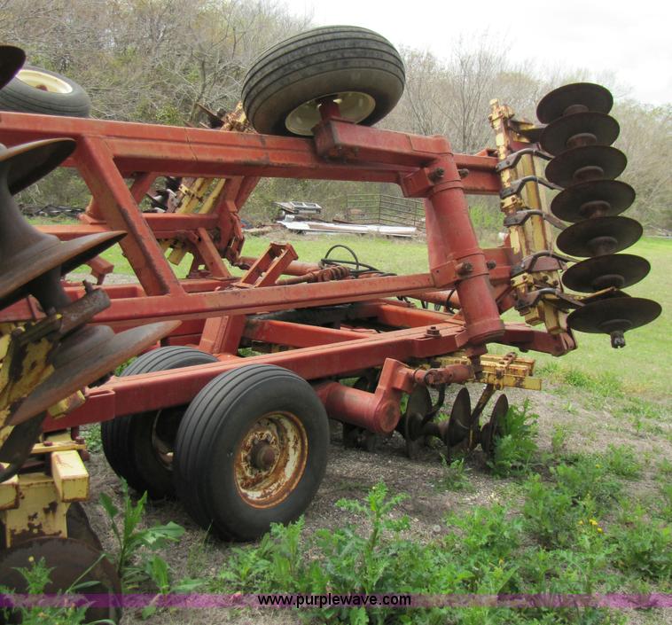 image for item B2266 New Holland TD200 24' disk