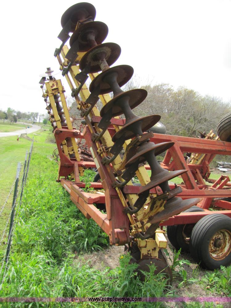 image for item B2266 New Holland TD200 24' disk