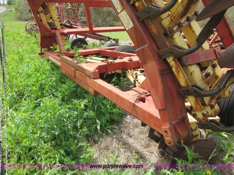 image for item B2266 New Holland TD200 24' disk