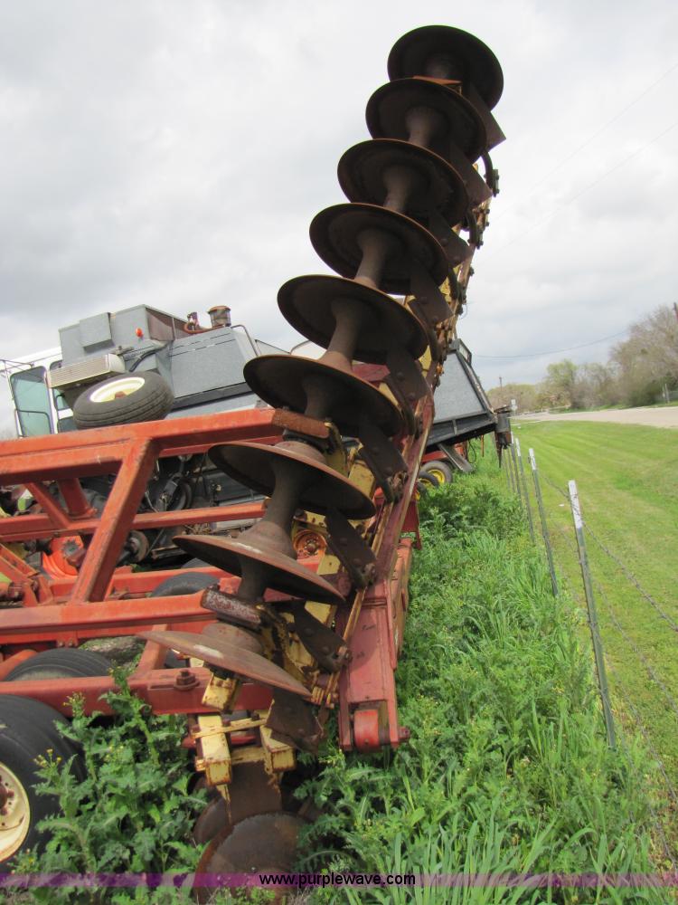 image for item B2266 New Holland TD200 24' disk