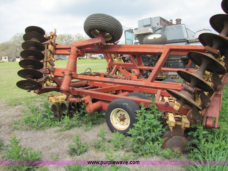 image for item B2266 New Holland TD200 24' disk