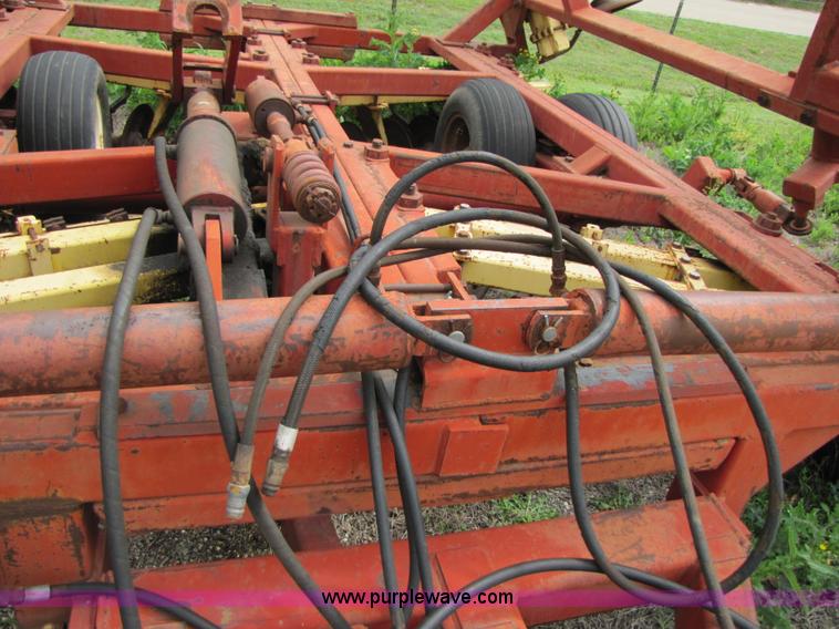 image for item B2266 New Holland TD200 24' disk