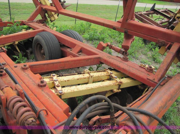 image for item B2266 New Holland TD200 24' disk