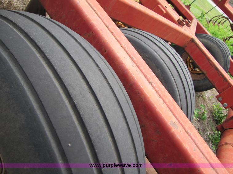 image for item B2266 New Holland TD200 24' disk