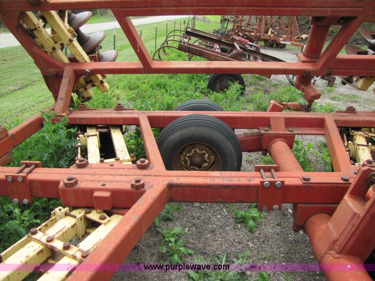 image for item B2266 New Holland TD200 24' disk