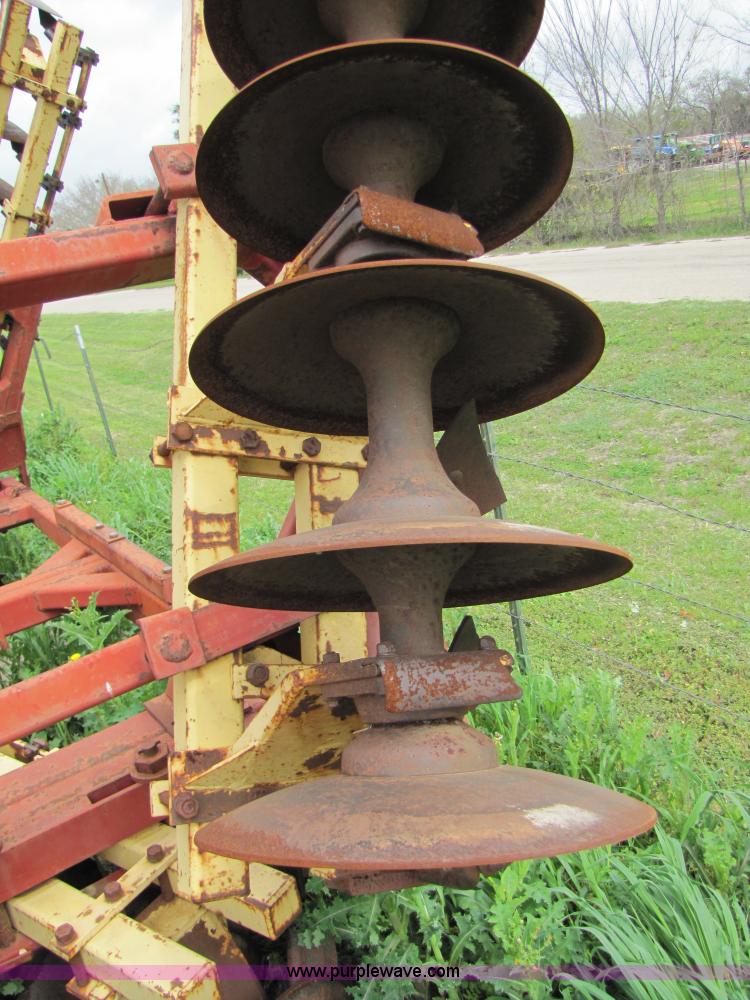 image for item B2266 New Holland TD200 24' disk