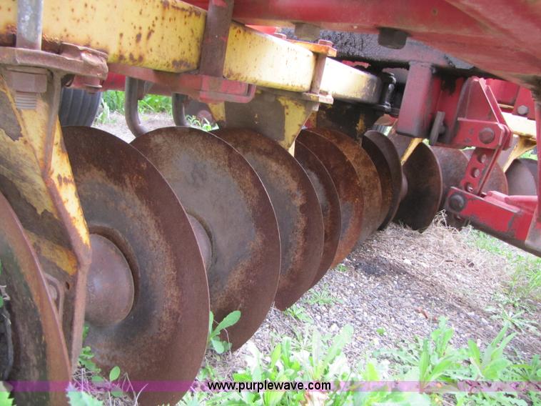 image for item B2266 New Holland TD200 24' disk