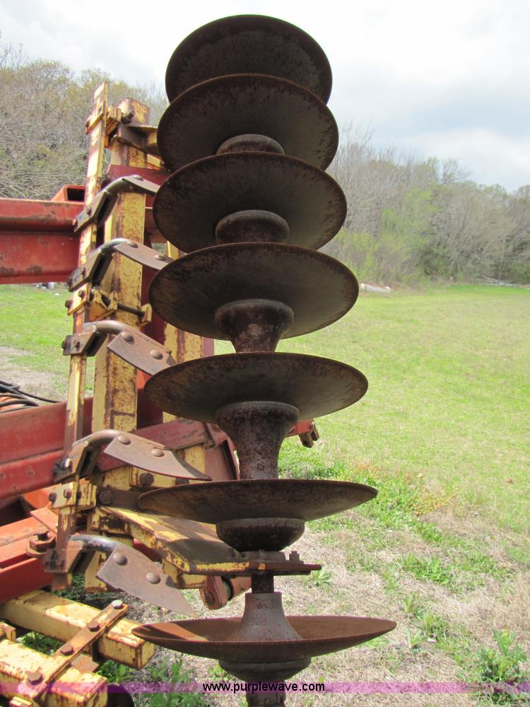 image for item B2266 New Holland TD200 24' disk