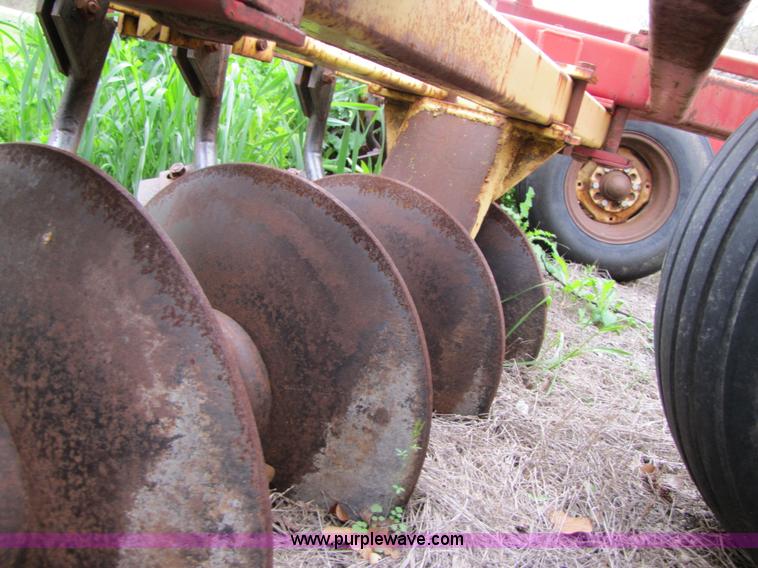 image for item B2266 New Holland TD200 24' disk