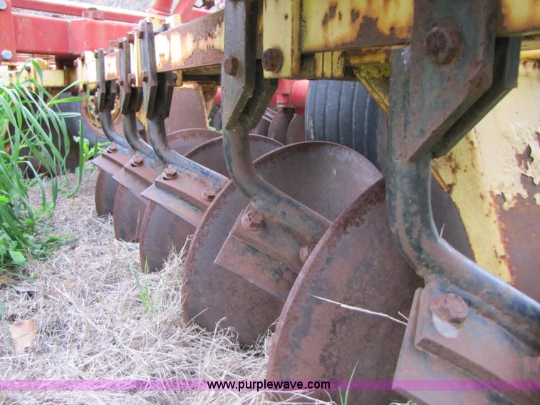 image for item B2266 New Holland TD200 24' disk