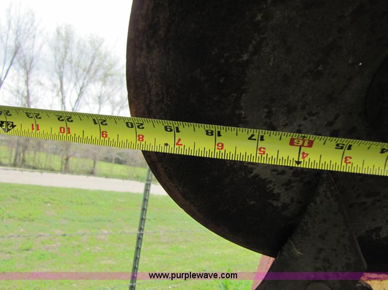 image for item B2266 New Holland TD200 24' disk