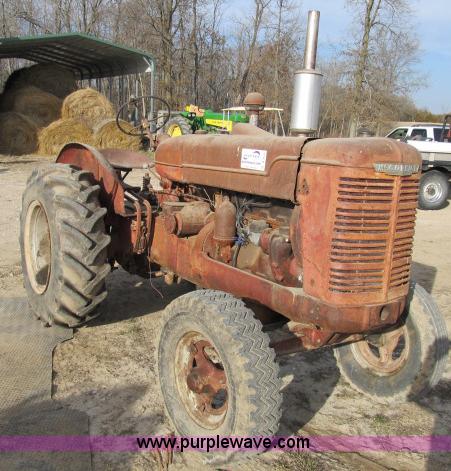 image for item B2642 McCormick WBK tractor