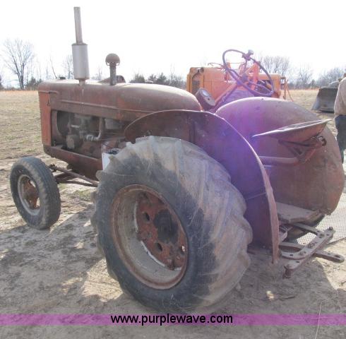 image for item B2642 McCormick WBK tractor