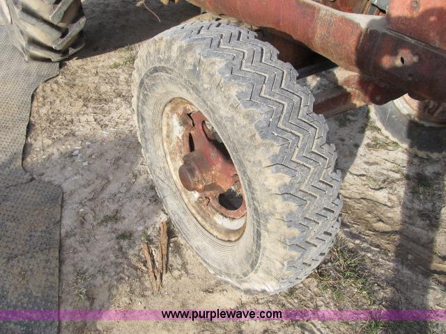 image for item B2642 McCormick WBK tractor