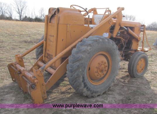 image for item B2643 Allis Chalmers TL10 tractor loader