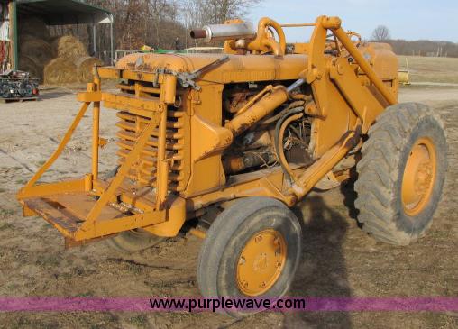 image for item B2643 Allis Chalmers TL10 tractor loader